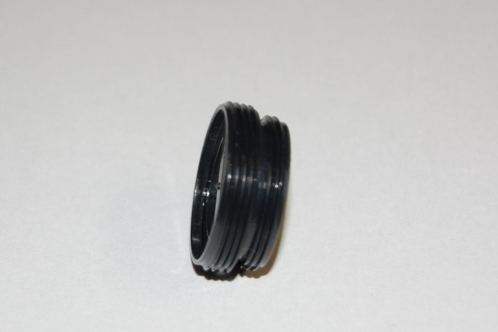 Redukce na vnitřní závit ramínka plastová